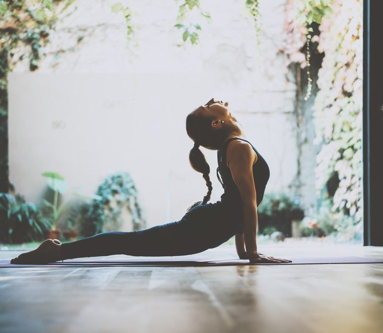 El yoga nos ayuda a sentirnos mejor