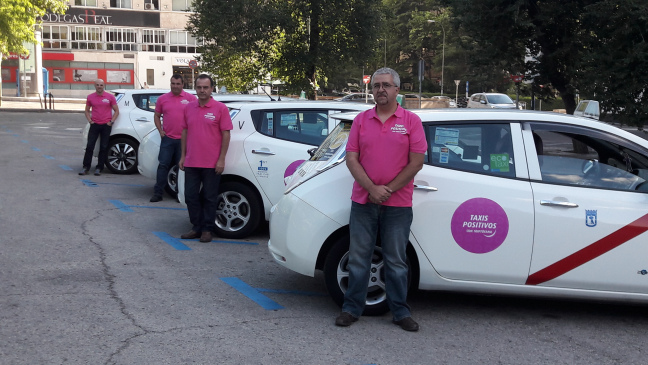 La primera flota de Taxis Positivos recorre Madrid